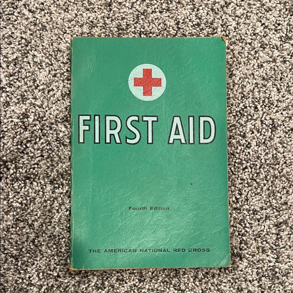 Vintage 1957 Red Cross Green First Aid Book